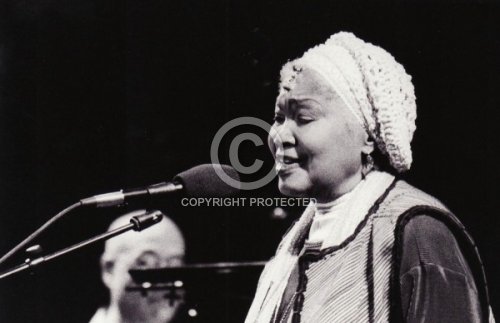 ODETTA 2002